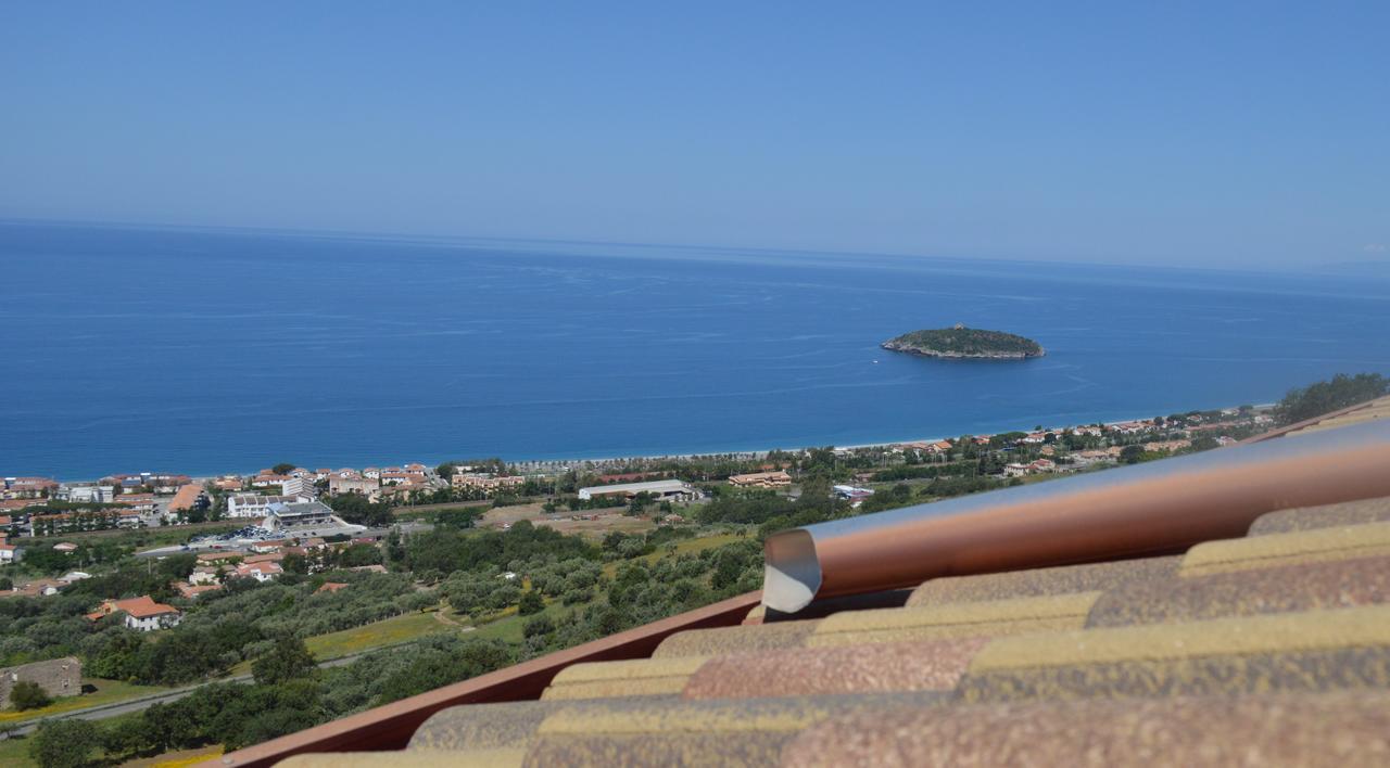 Hotel La Cometa Diamante Kültér fotó